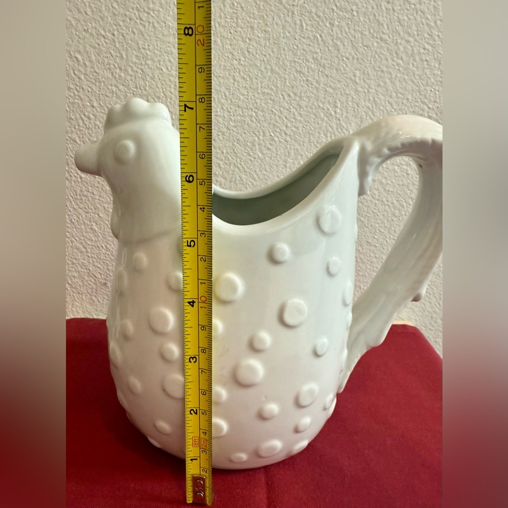 Boston Warehouse white chicken pitcher. 4.5 cups vintage - Picture 8 of 11